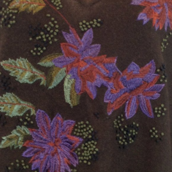 TABI Simply Classic Floral Embroidered Sweater. - Picture 4 of 10